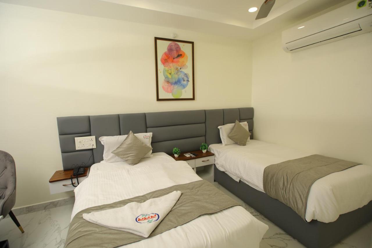 Radha Rani Residency Hotel Khammam Eksteriør billede