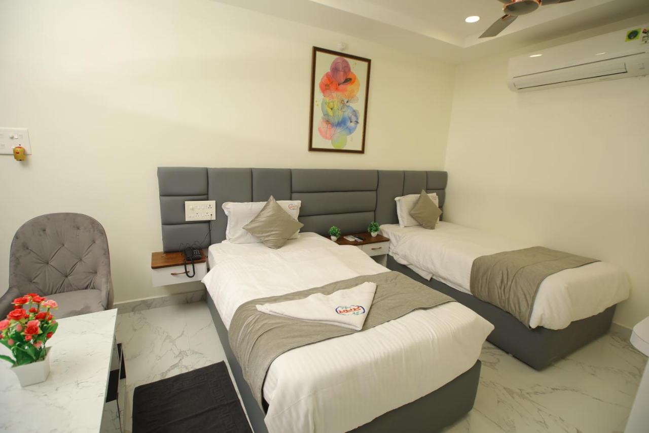 Radha Rani Residency Hotel Khammam Eksteriør billede
