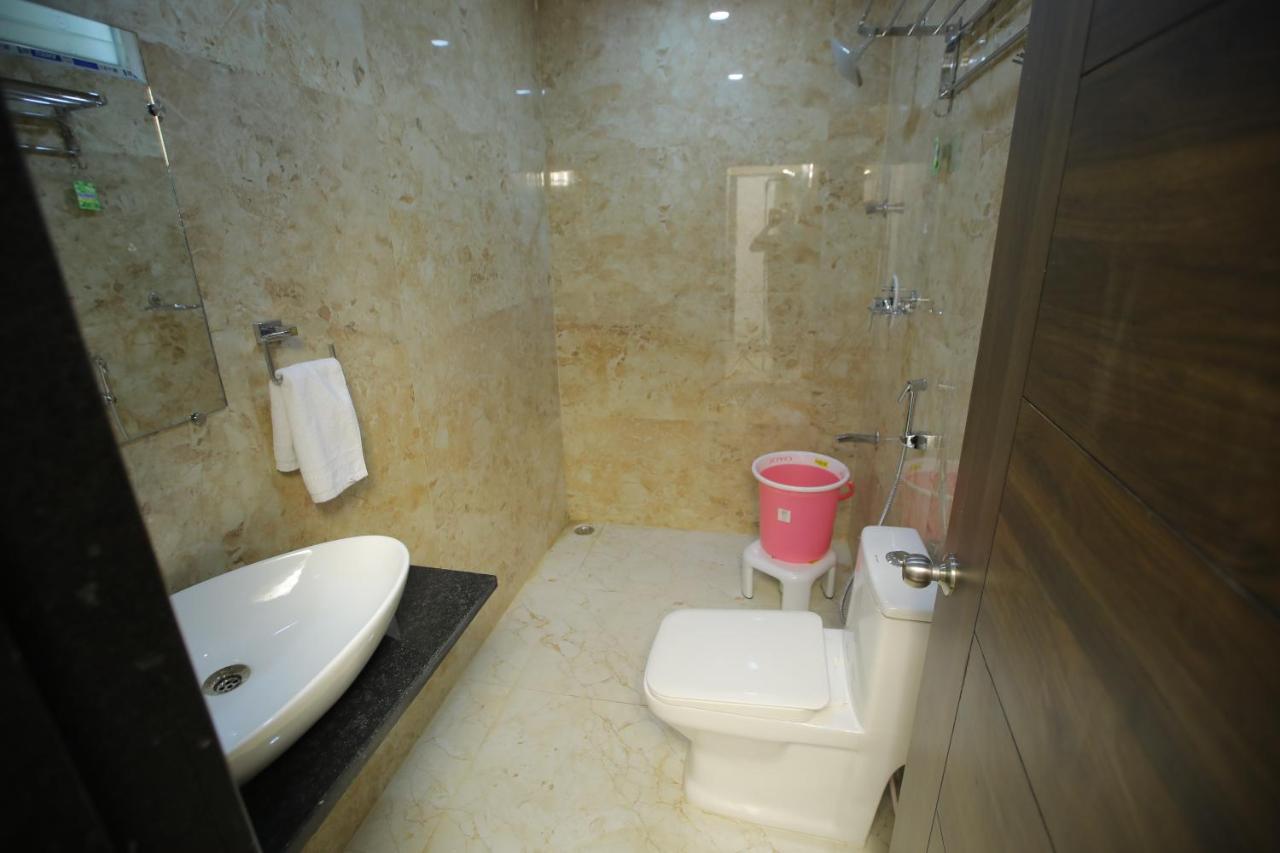 Radha Rani Residency Hotel Khammam Eksteriør billede
