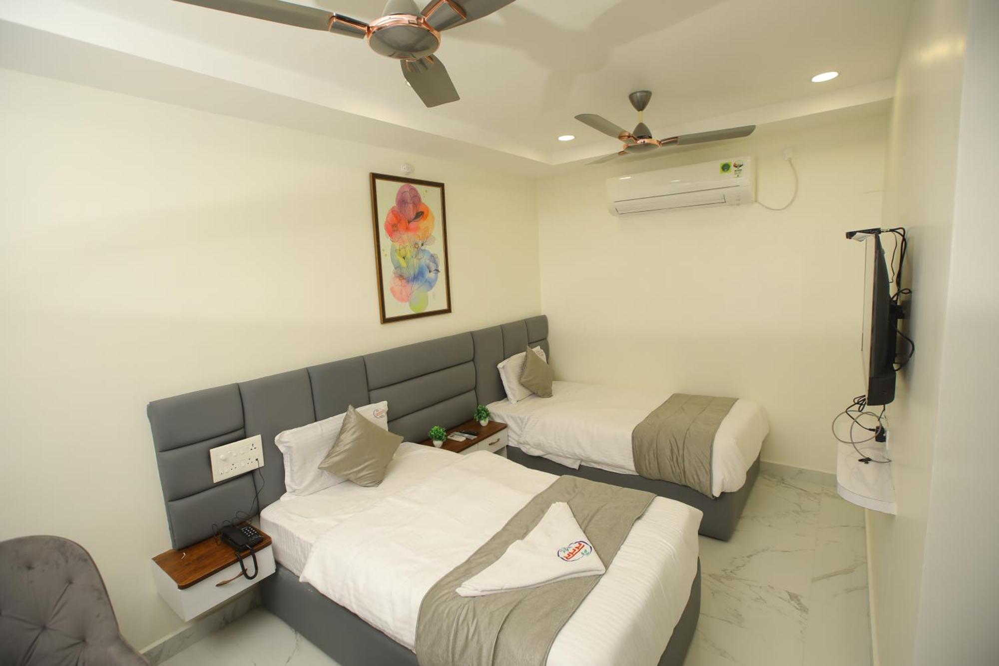 Radha Rani Residency Hotel Khammam Eksteriør billede